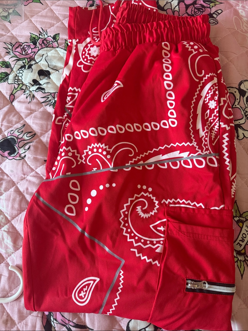 Red Bandana-Print Men's Joggers with Zip Pocket